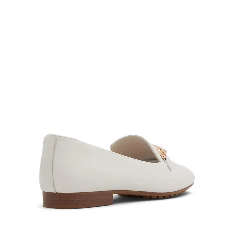 ALDO SYMPOSIA รองเท้าโลฟเฟอร์สำหรับผู้หญิง - สีขาว/สีกระดูก