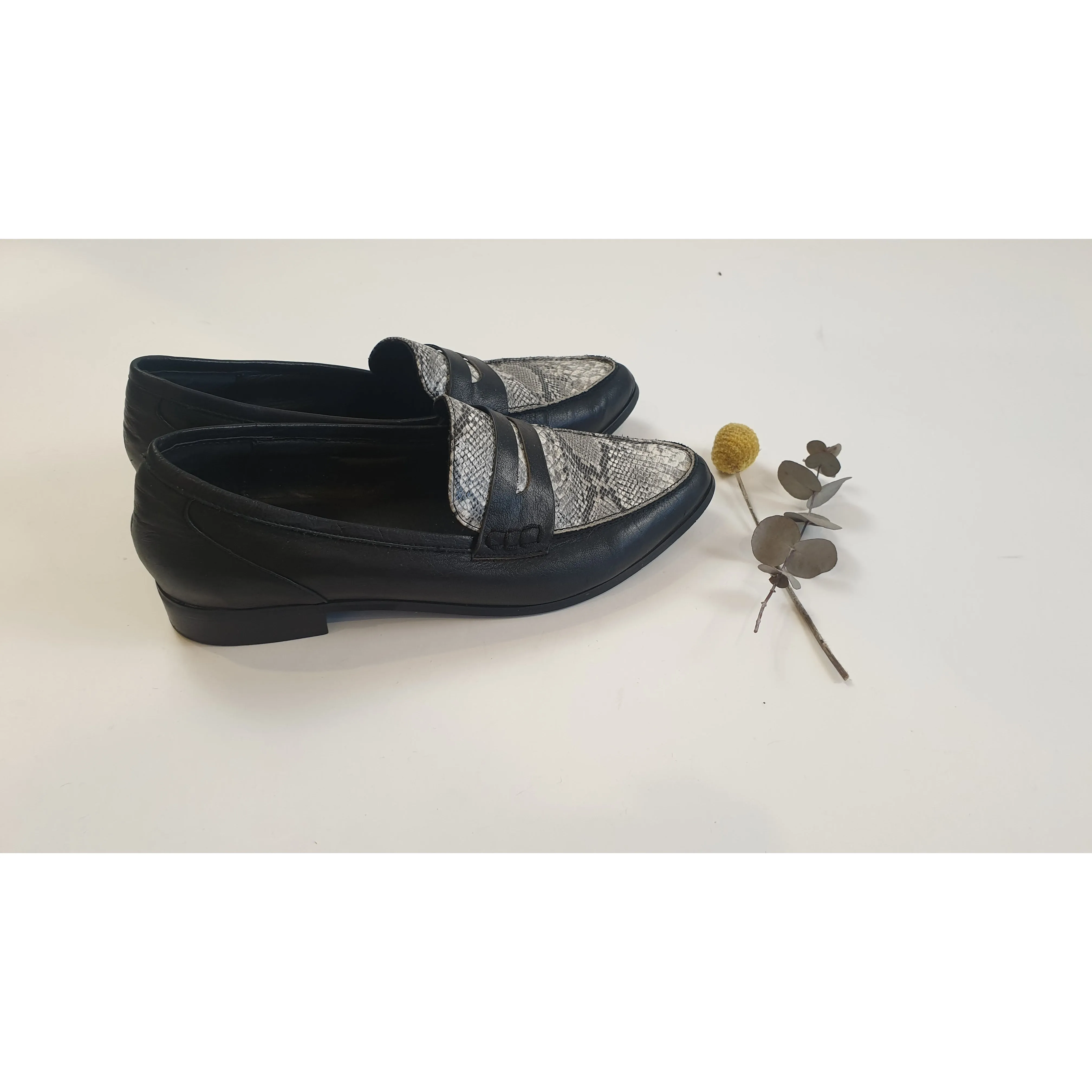 Alfie & Evie black leather shoes with snakeskin detail size 40