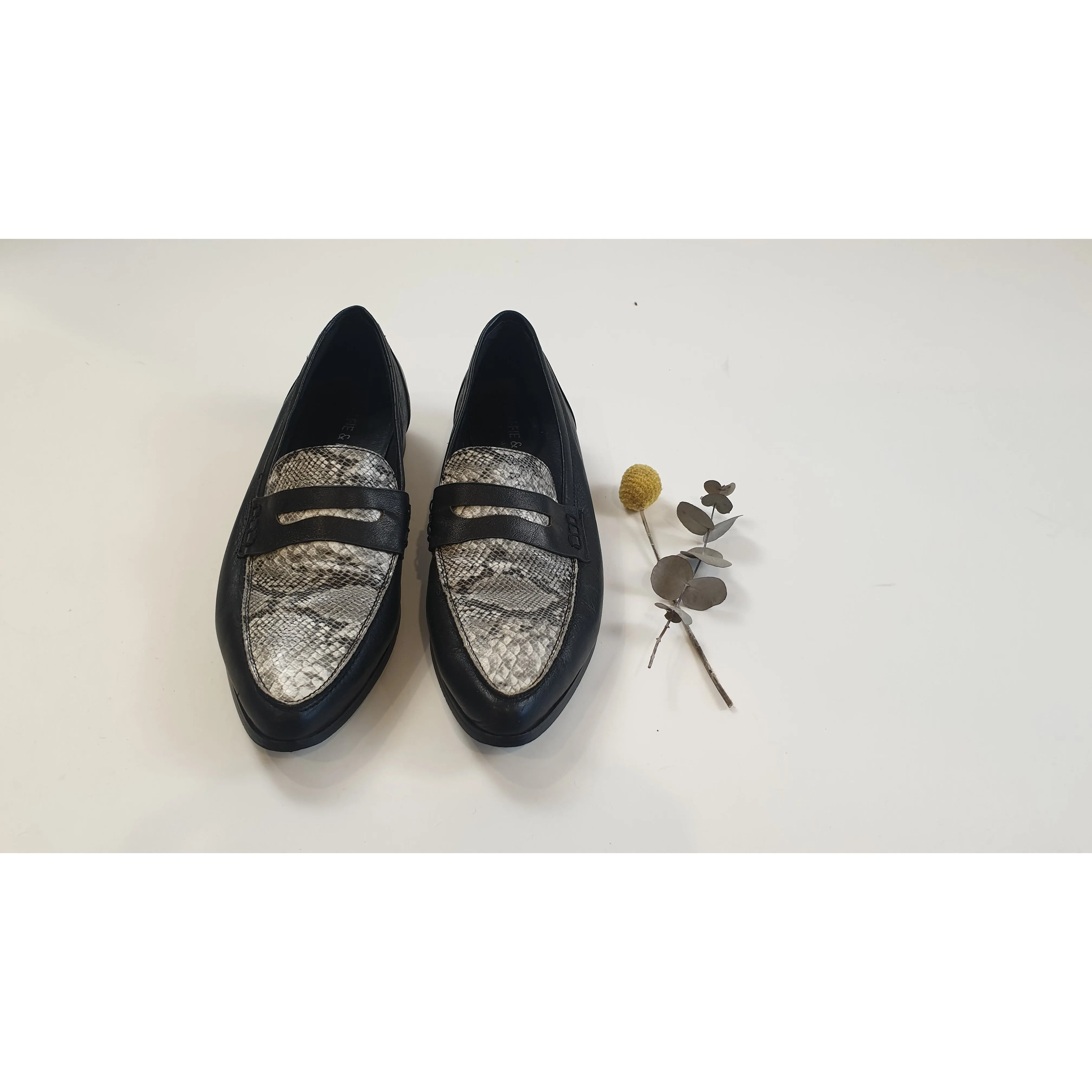 Alfie & Evie black leather shoes with snakeskin detail size 40