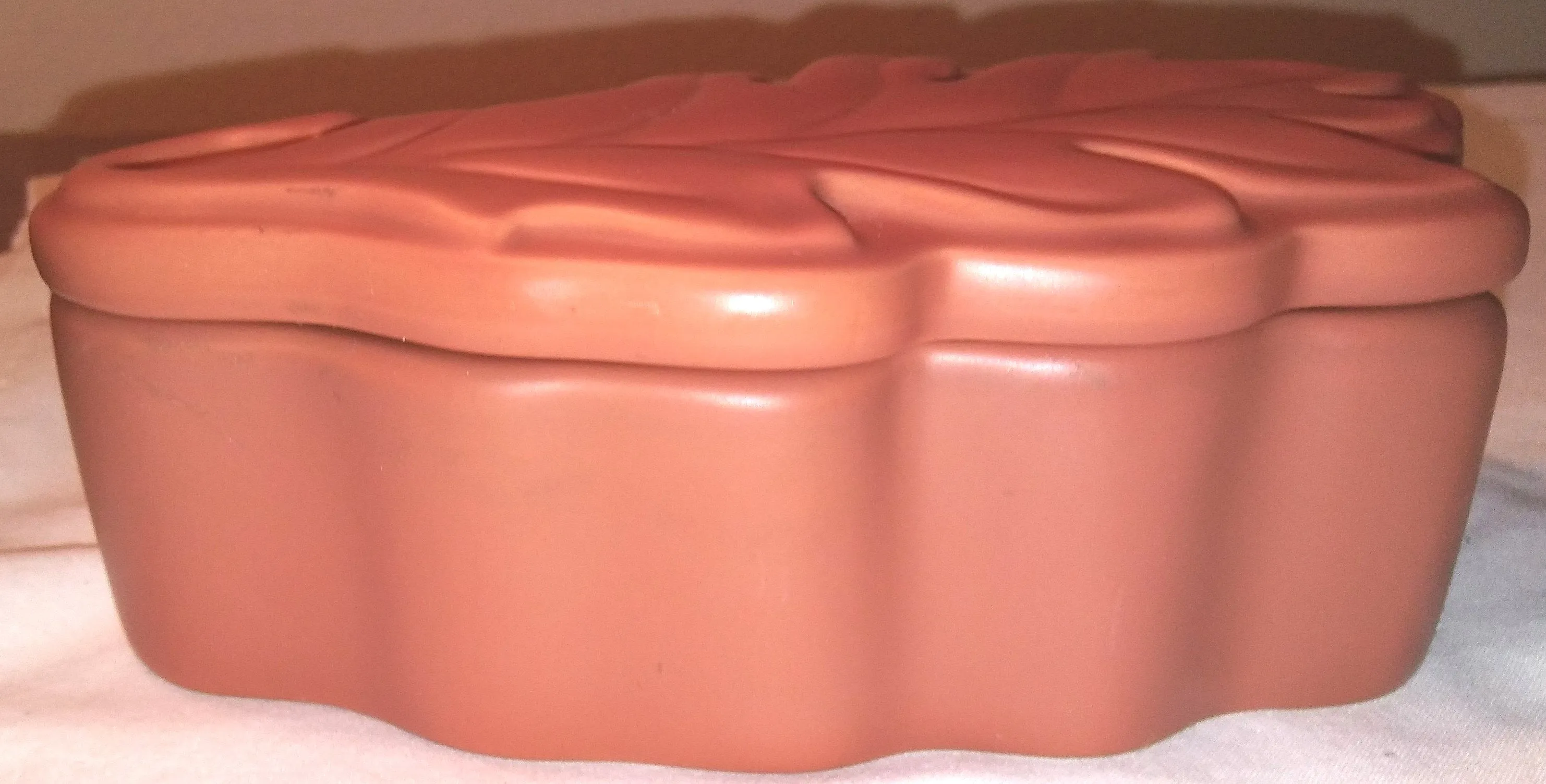 AUTUMN LEAF BOX WITH LID