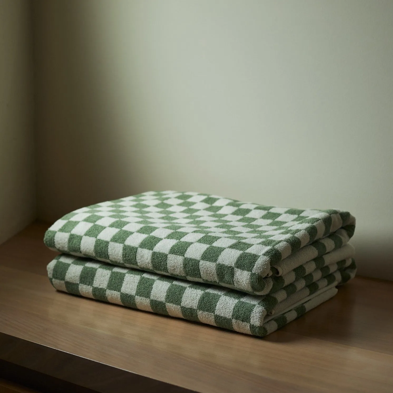 Baina | Roman Pool Towel in Sage and Chalk