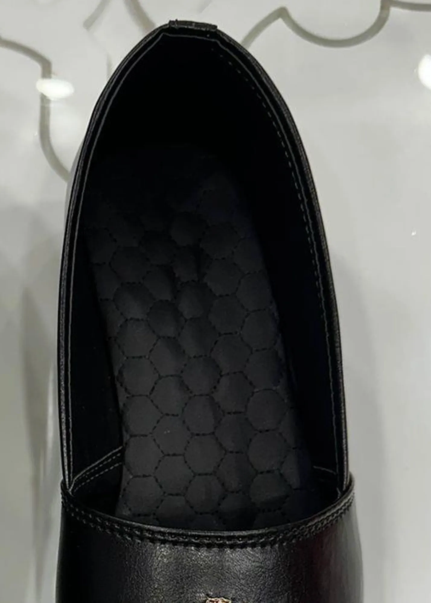 BLACK CUT SHOE FOR MEN