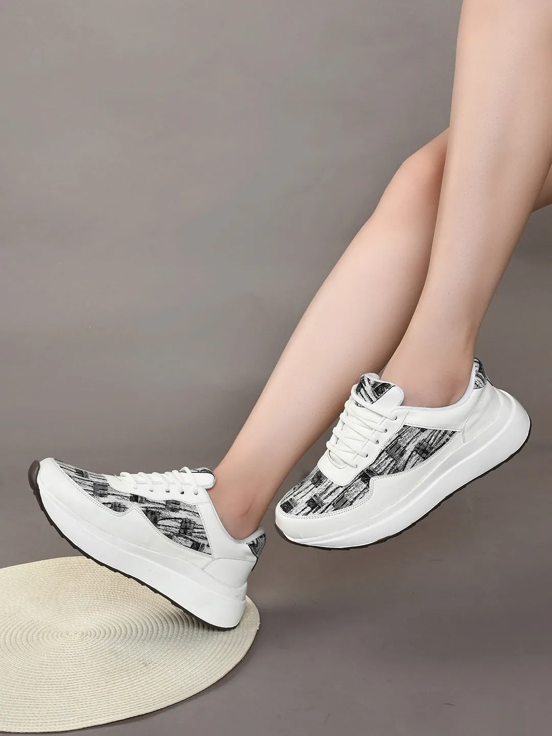 Lightweight & Attractive Lace up Sneaker Shoes