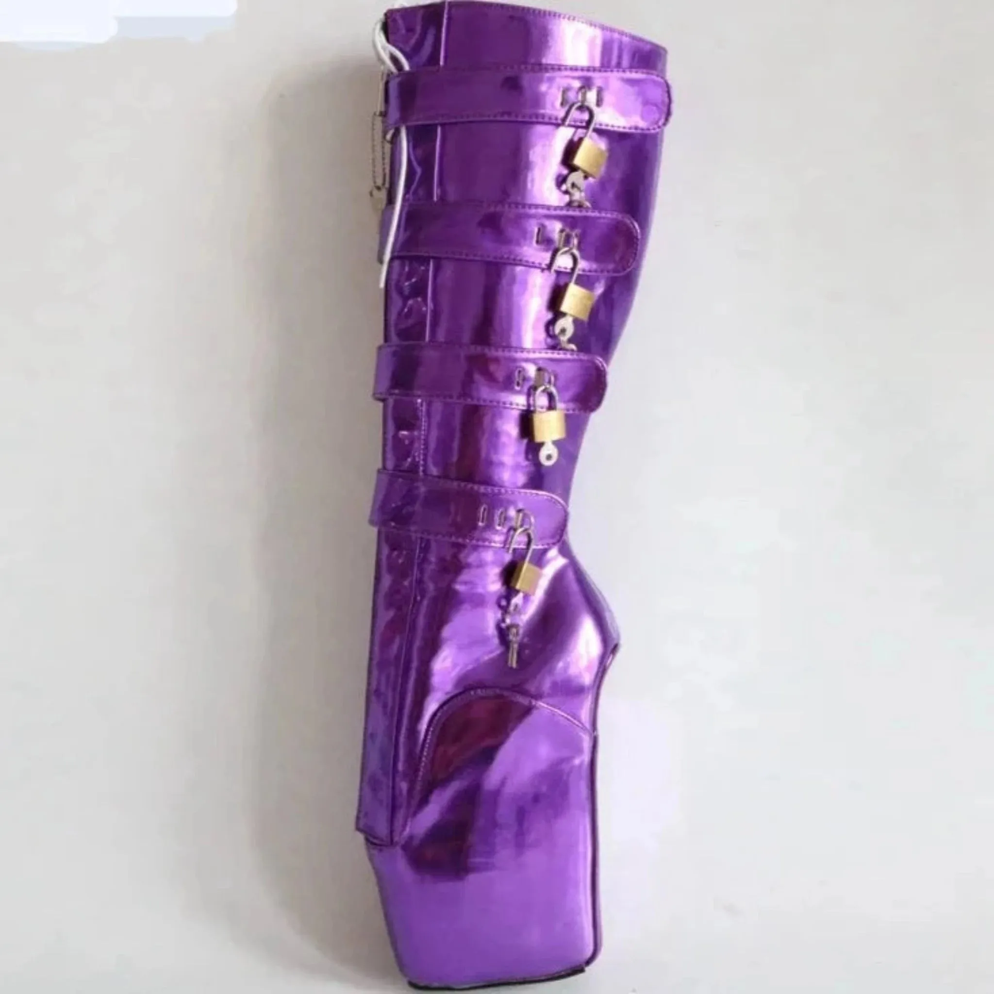 Metallic Silver Tiptoe Heels Boots