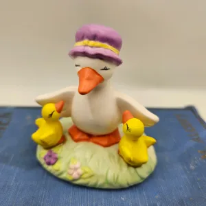 Mommy Duck with Two Ducklings Ceramic Figurine