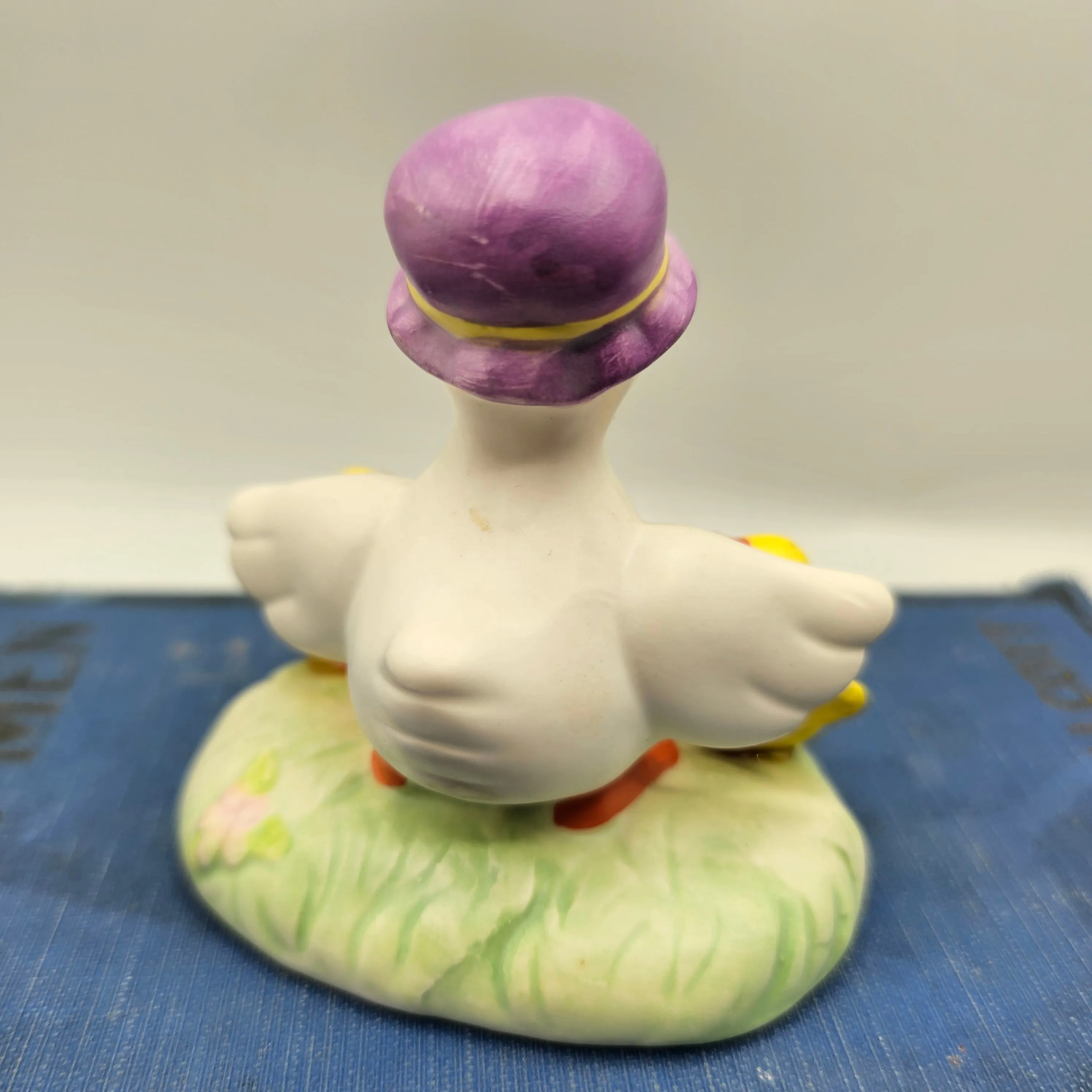 Mommy Duck with Two Ducklings Ceramic Figurine