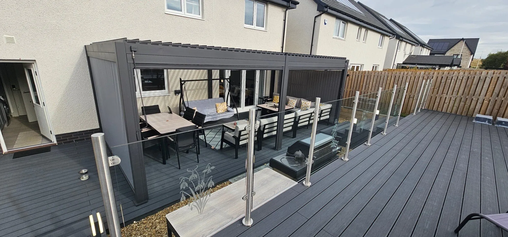 Nova Titan Aluminium Pergola Free Standing Anthracite Grey