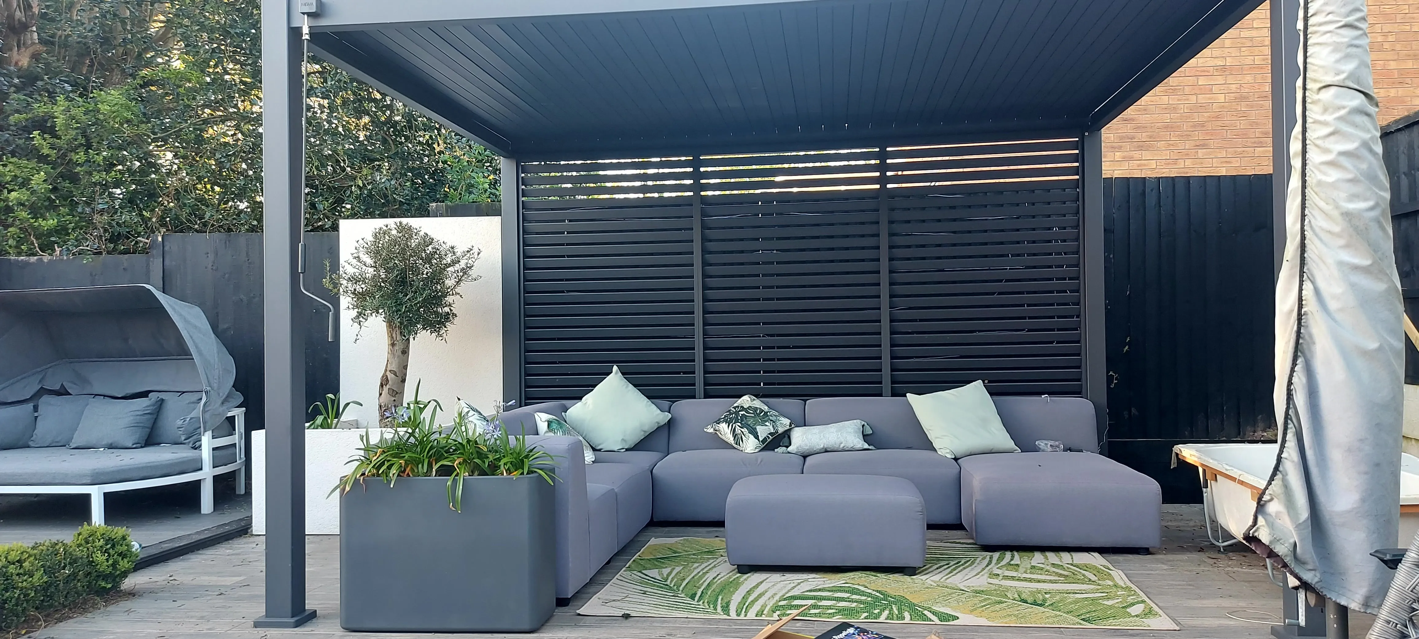 Nova Titan Aluminium Pergola Free Standing Anthracite Grey