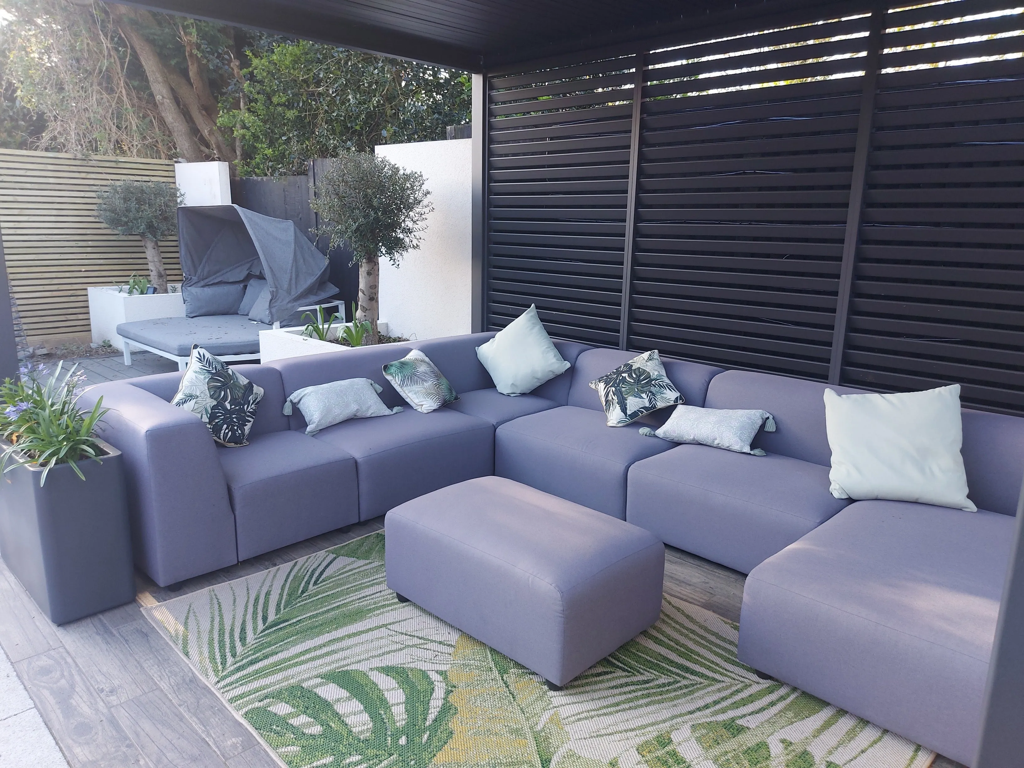Nova Titan Aluminium Pergola Free Standing Anthracite Grey
