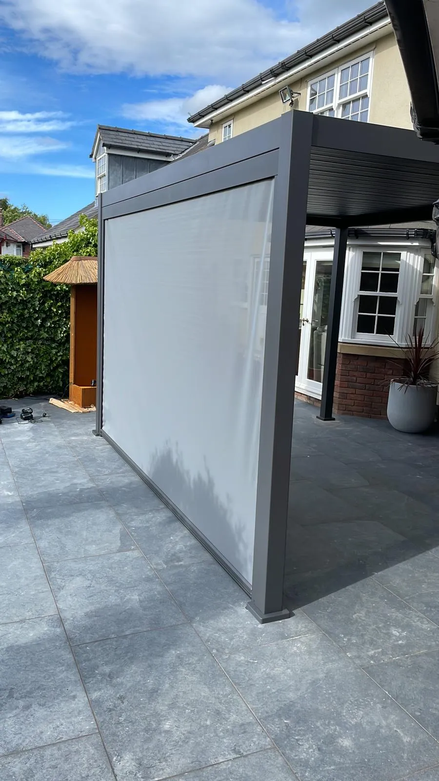 Nova Titan Aluminium Pergola Free Standing Anthracite Grey