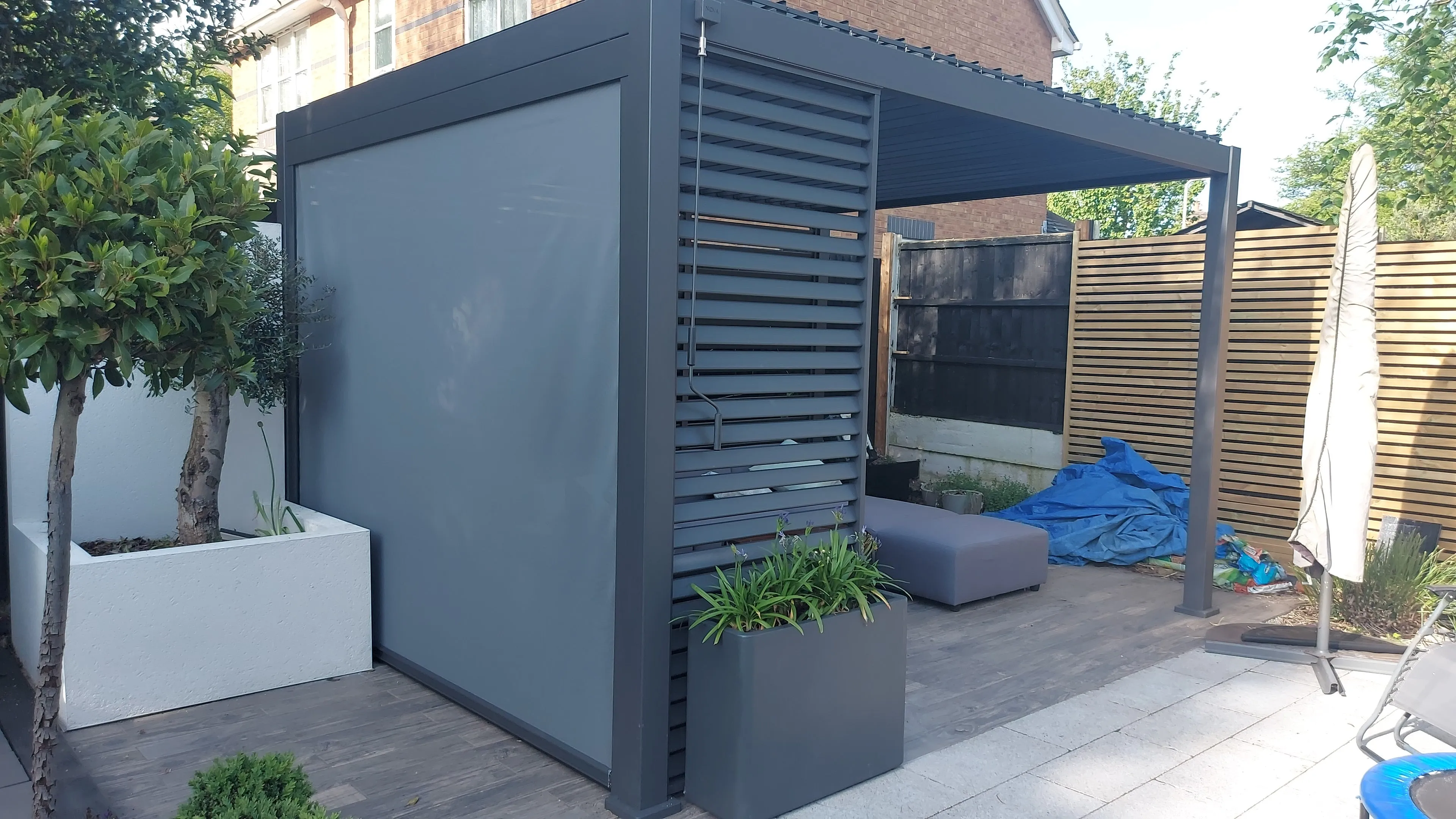 Nova Titan Aluminium Pergola Free Standing Anthracite Grey