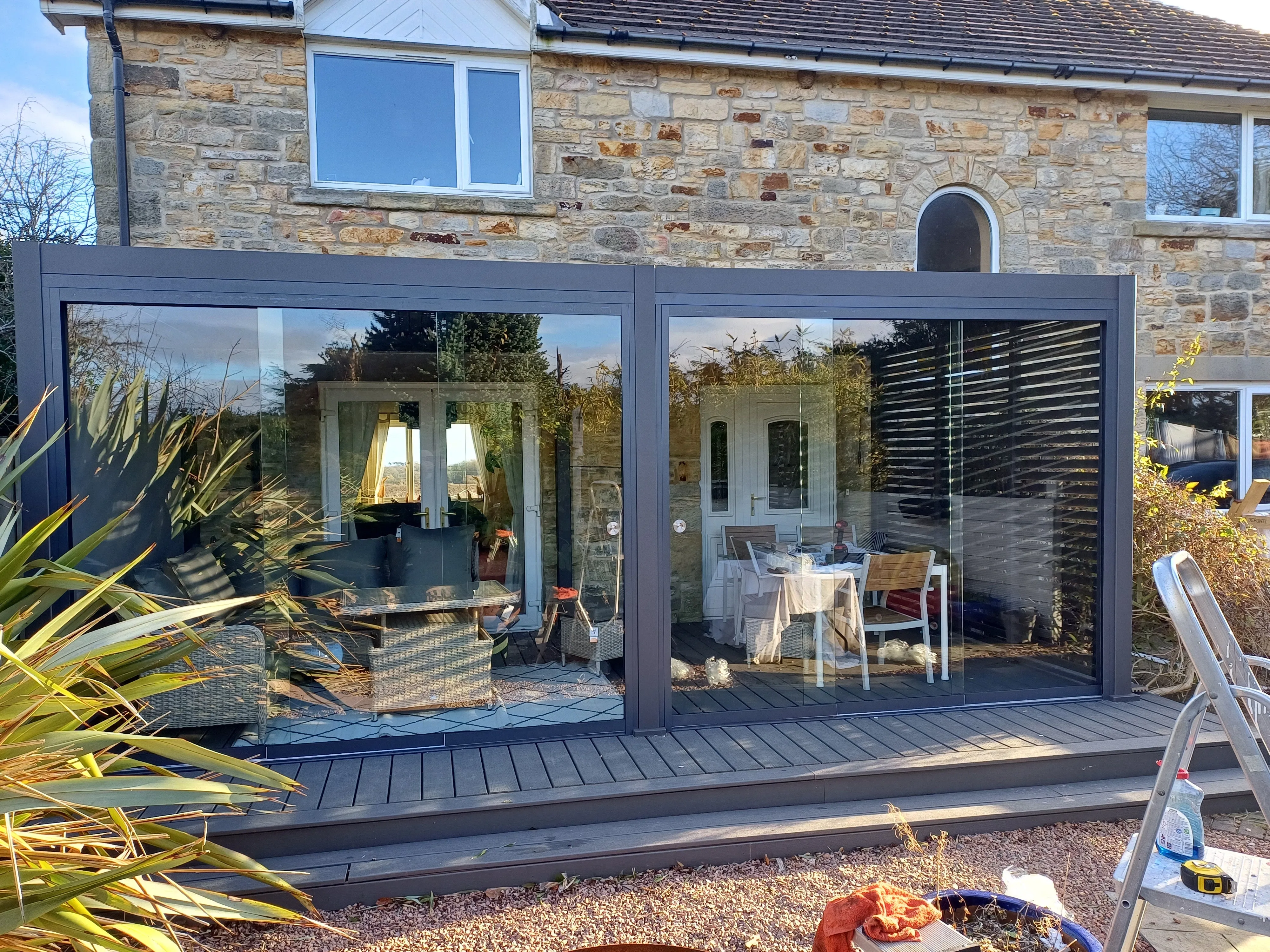 Nova Titan Aluminium Pergola Free Standing Anthracite Grey