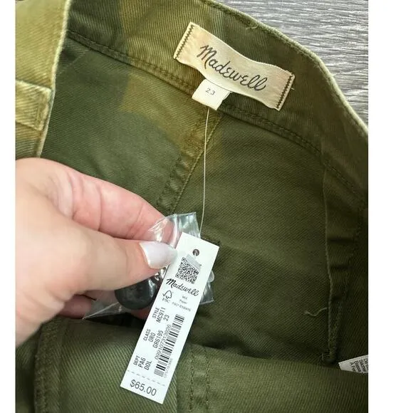 NWT The Emmett Short in Garment Dye: Patch Pocket Edition In Faded Ivy Size 23
