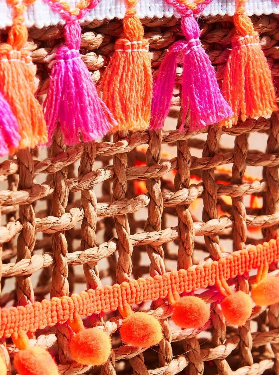 Pom Pom &Tassel Decor Straw Bag, Woven