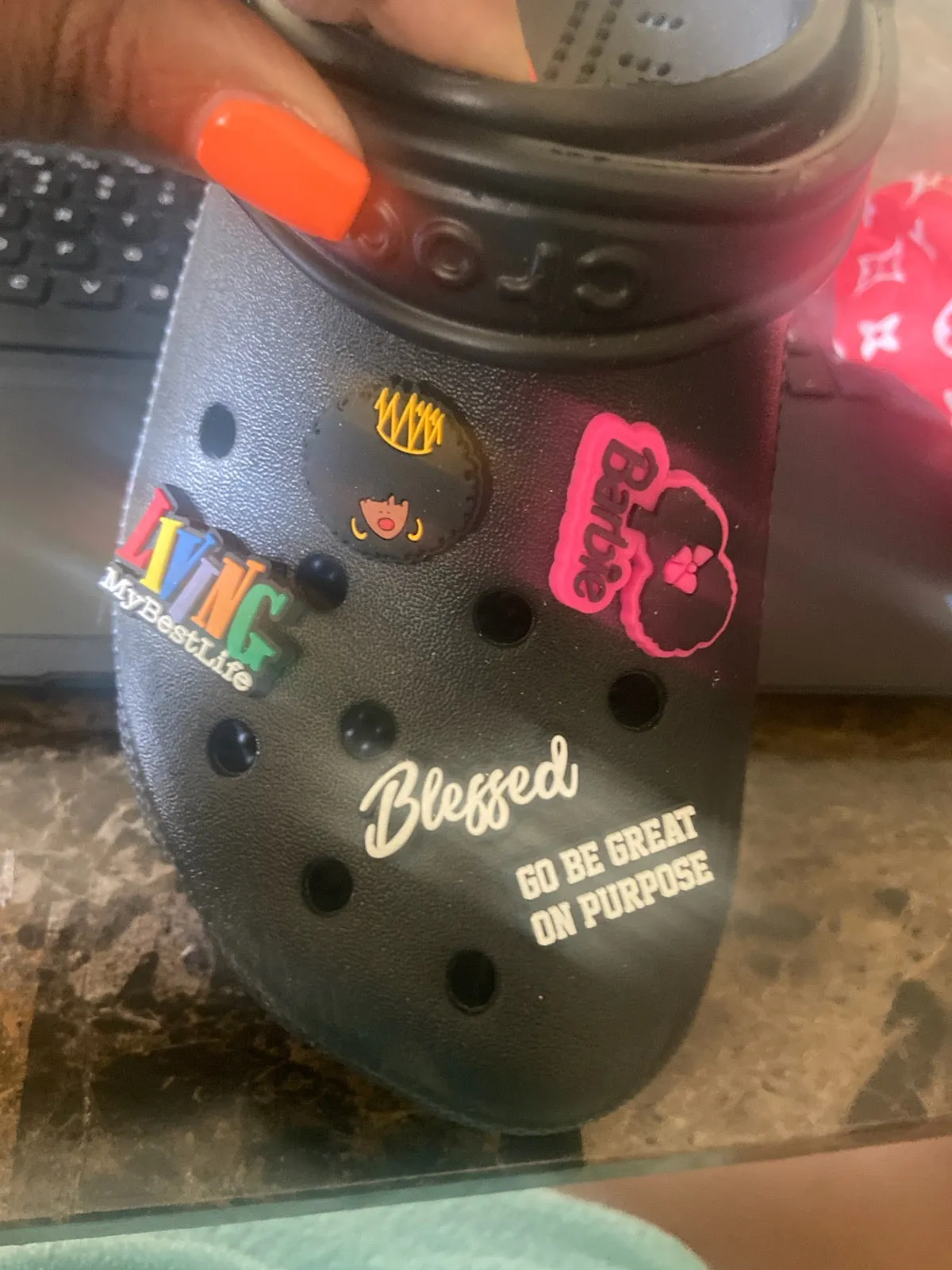 "Go Be Great On Purpose" Croc pen in Black