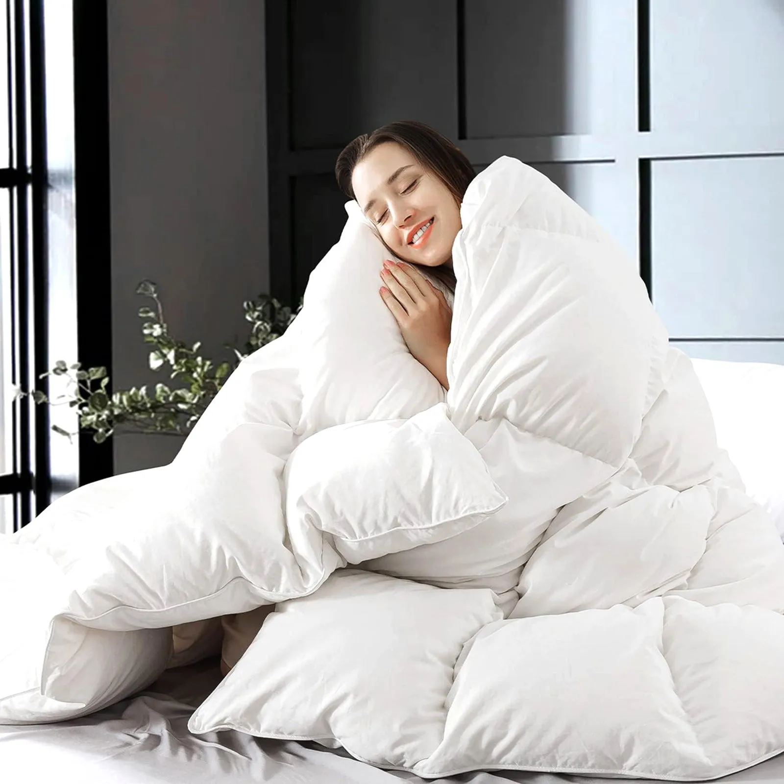 Renee Taylor Ultimate 80% White Goose Down and Feather Quilt