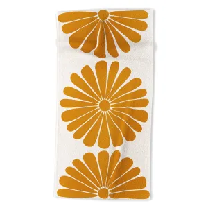 Retro Daisy V Beach Towel