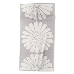 Retro Daisy XI Beach Towel