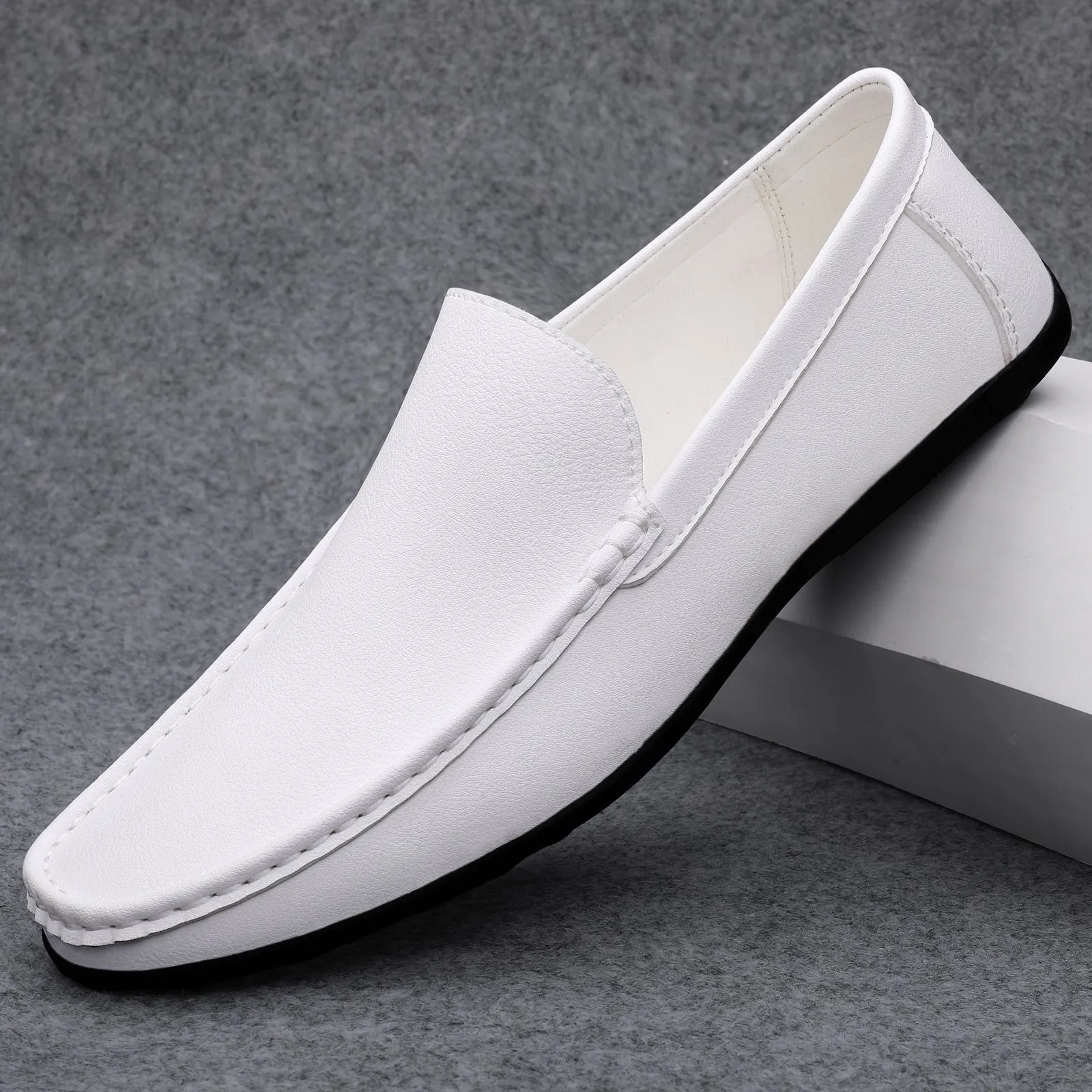 Round toe slip-on casual shoes