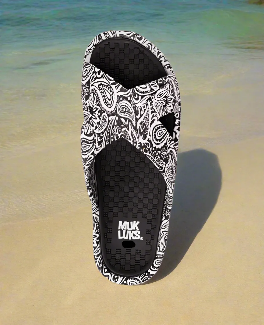 Size XL (11-12) White/Black Slide On Spa / Pool Sandals