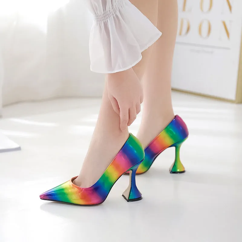 Stiletto pointed shoes