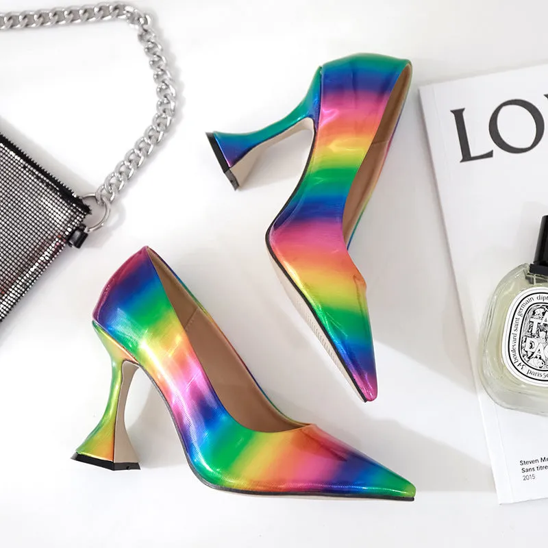 Stiletto pointed shoes