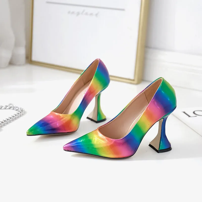 Stiletto pointed shoes