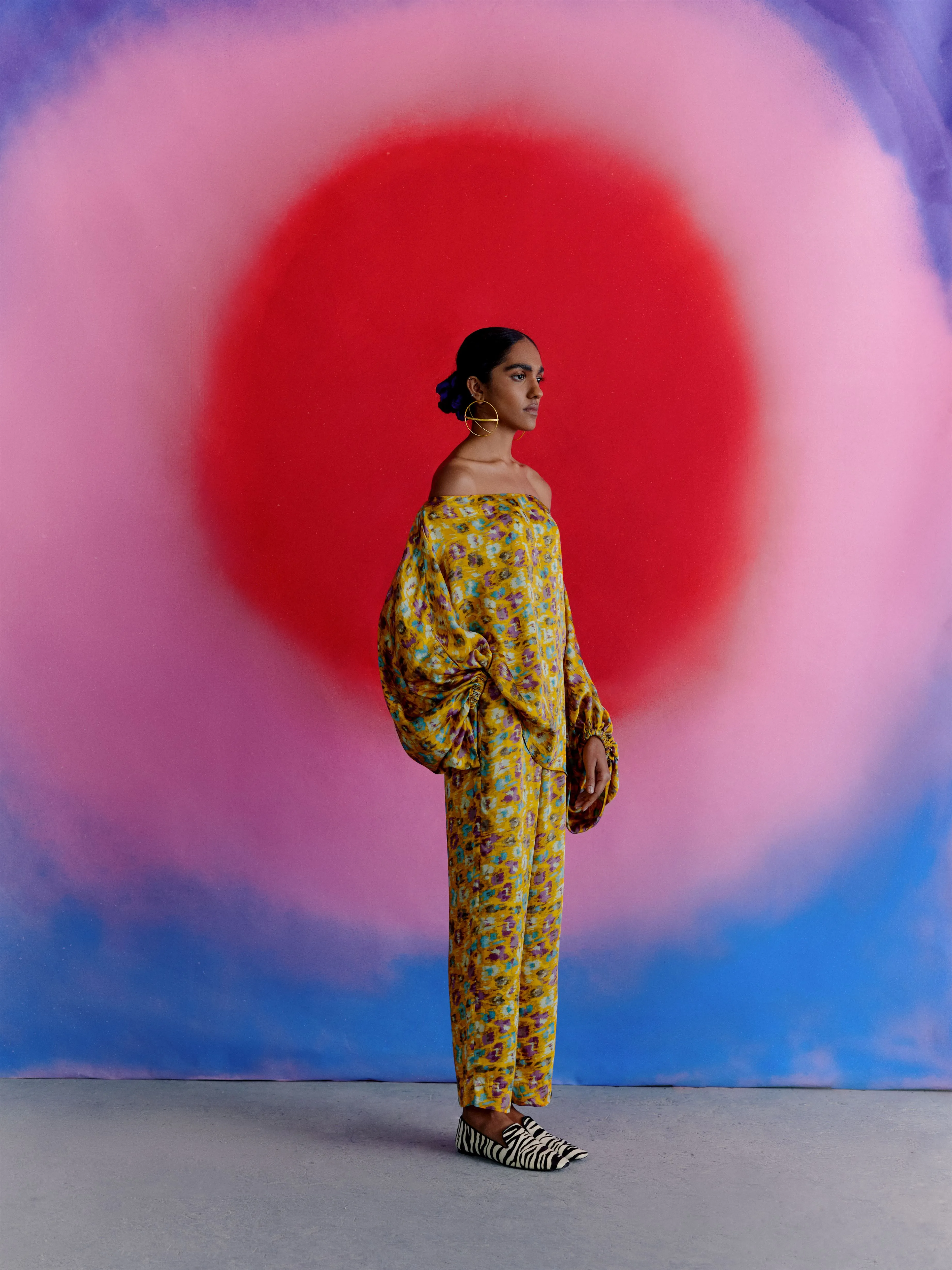 Studio Rigu   I   Womenswear, Western Kalora Kimono Black Base With Big Flower In Red/Pink/Blue / Srdd017