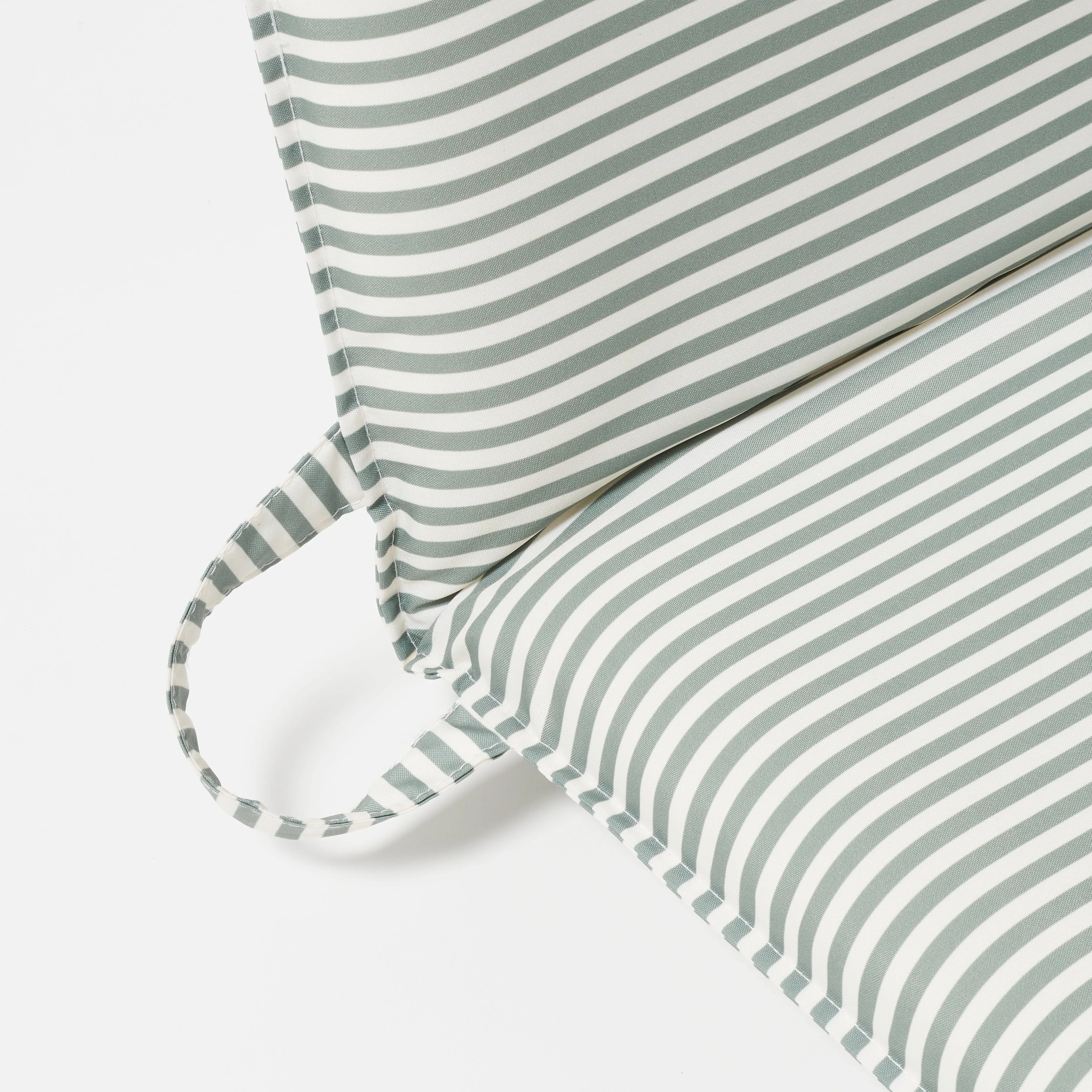 SUNNYLIFE FOLDING SEAT - THE VACAY OLIVE STRIPE