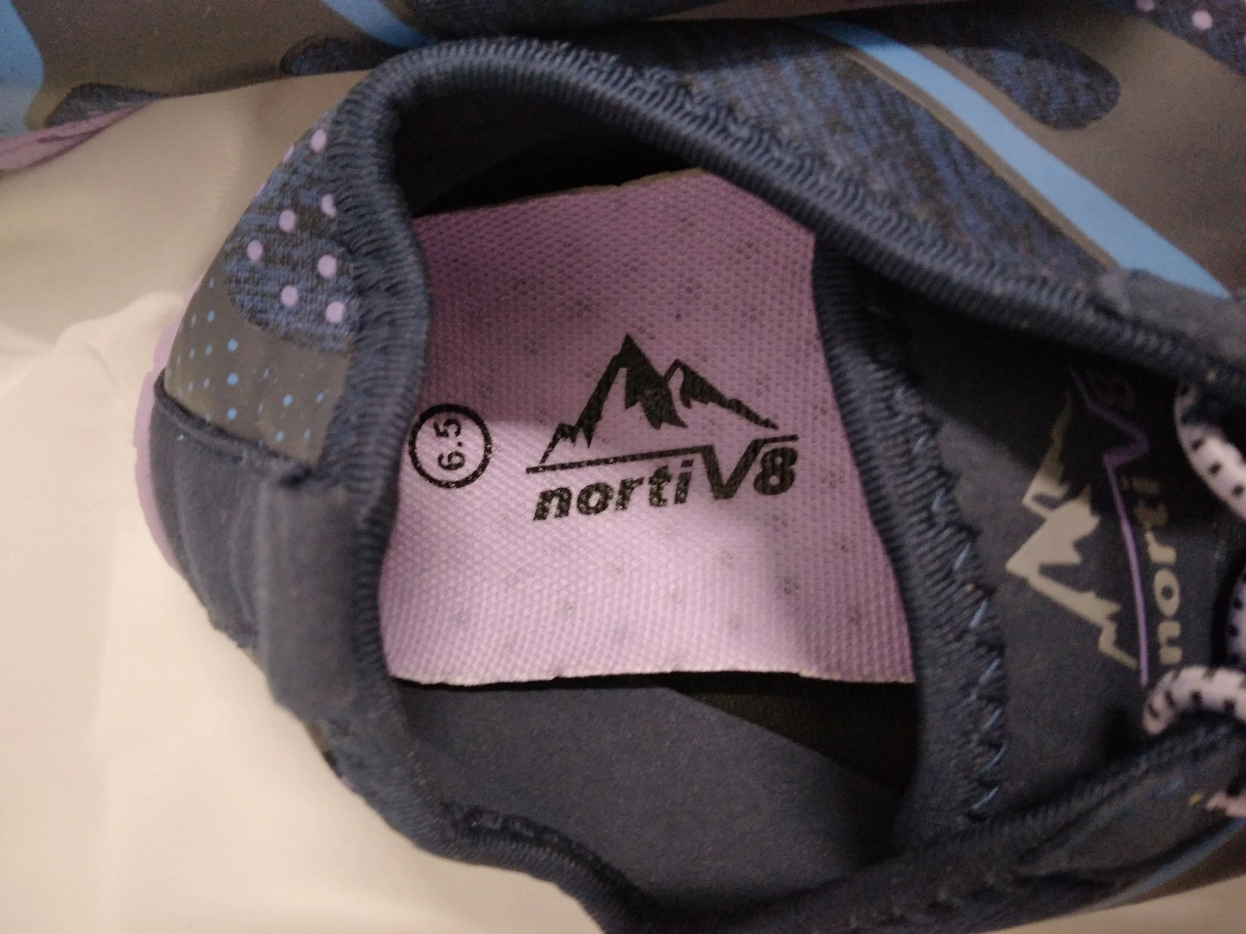 Treklady nortiv8 shoes