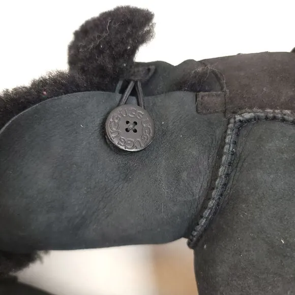 UGG® Girls' Black Bailey Button II Boots mini UGG shoes Size 2 05006076