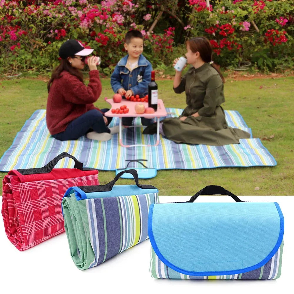 Waterproof Beach Blanket Portable Picnic Mat - Moisture Resistant Plaid Design for Family Beach Days