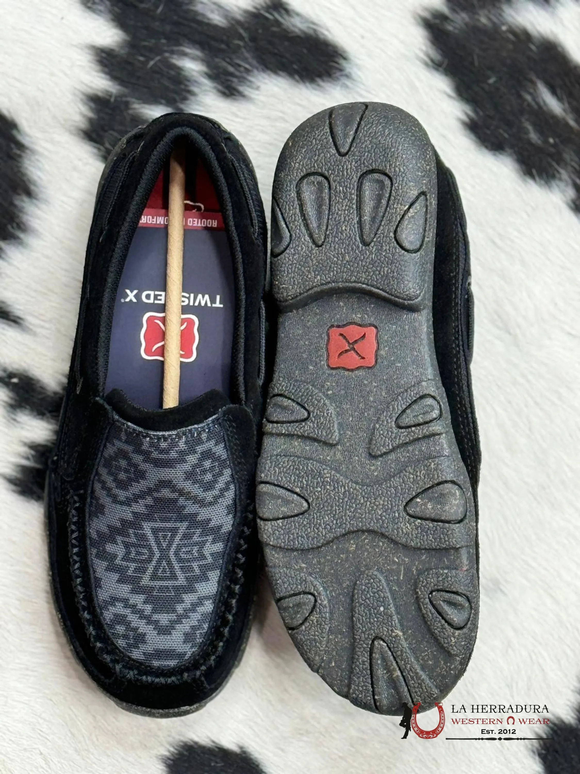 ZAPATOS TWISTED X SLIP ON DRIVING MOCS SLIP ON D TOW BLACK & GREY